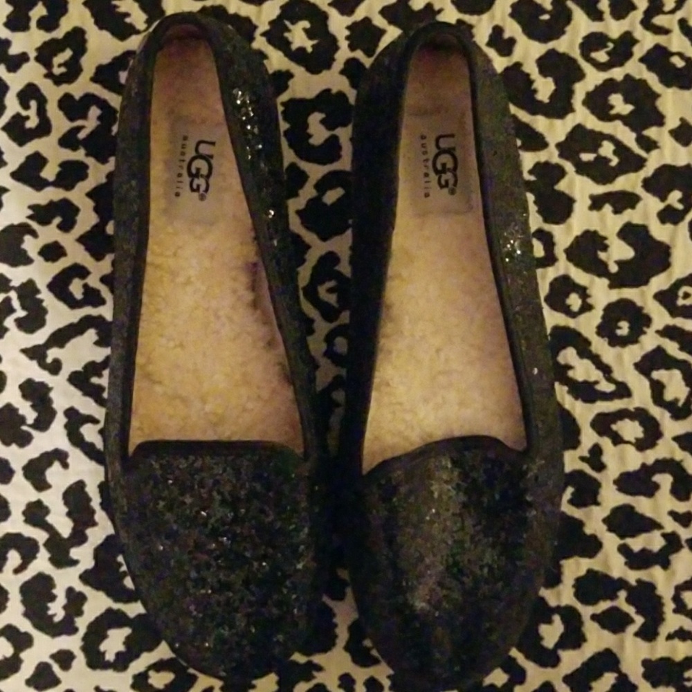 UGGS - Picture 4 of 4